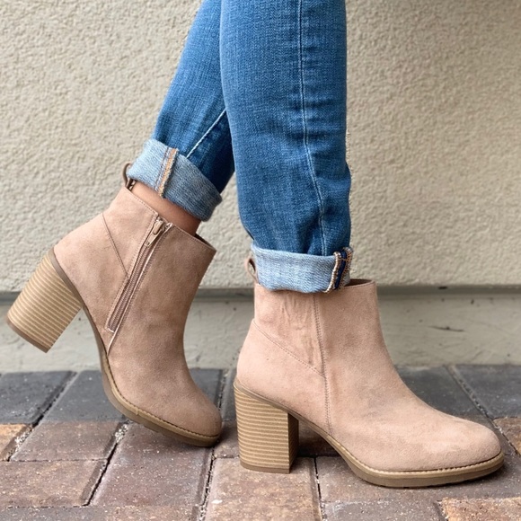 Boutique Shoes - NIB Tan Rugged Sole Chunky Heel Ankle Booties